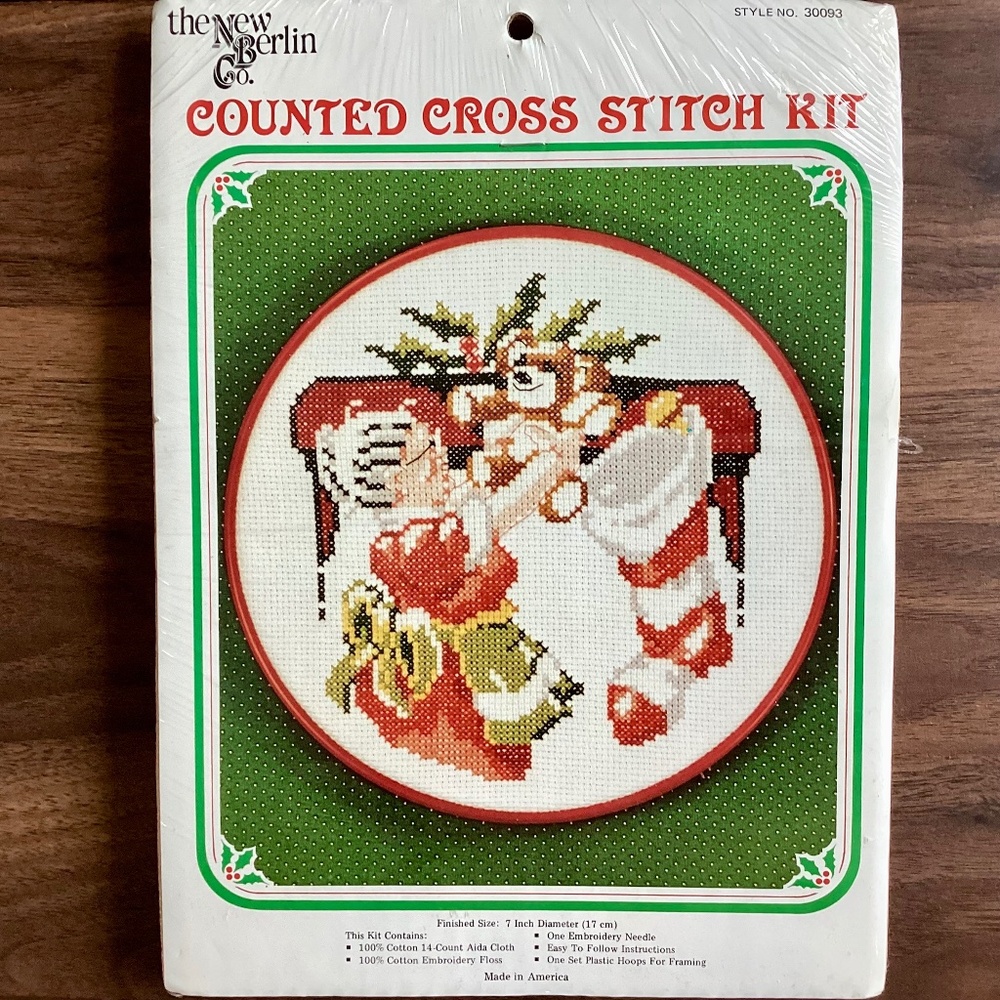 Vtg Counted Cross Stitch Kit Mrs. Claus NIP New Berlin 7” hoop Christmas Holiday